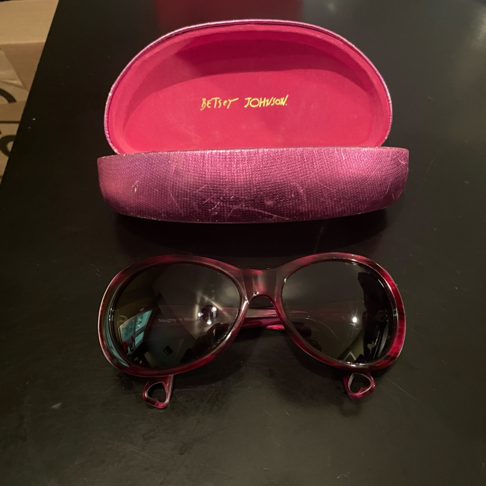 Betsey Johnson pink tortoise oversized sunglasses GUC polarized